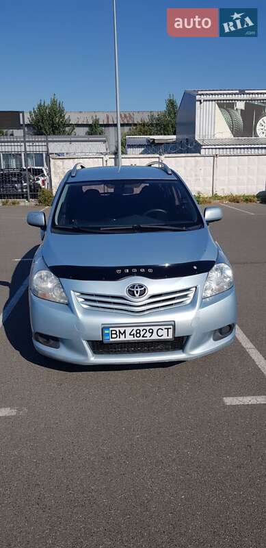 2010 toyota verso