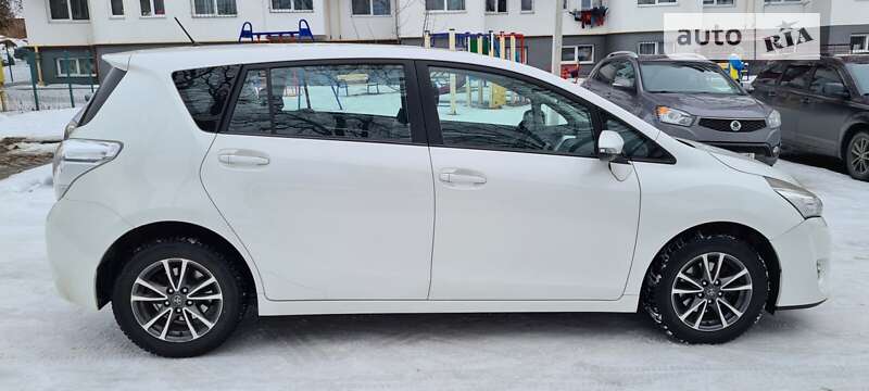 2013 toyota verso