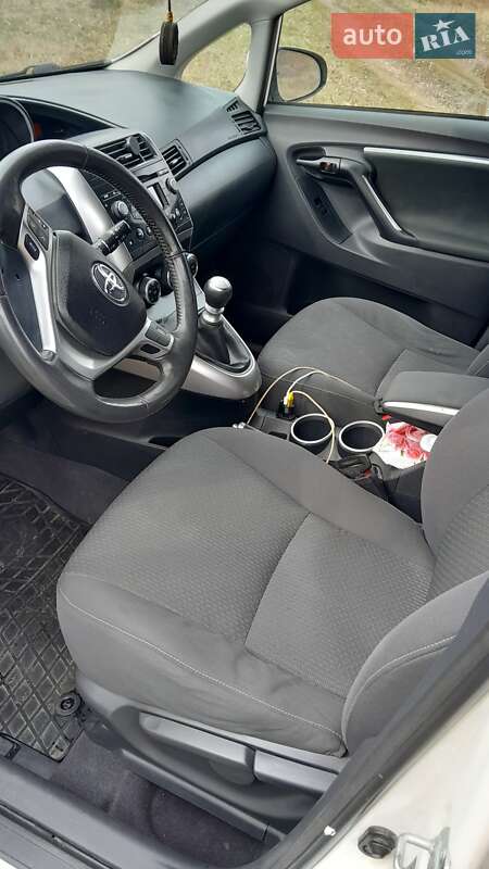 2014 toyota verso