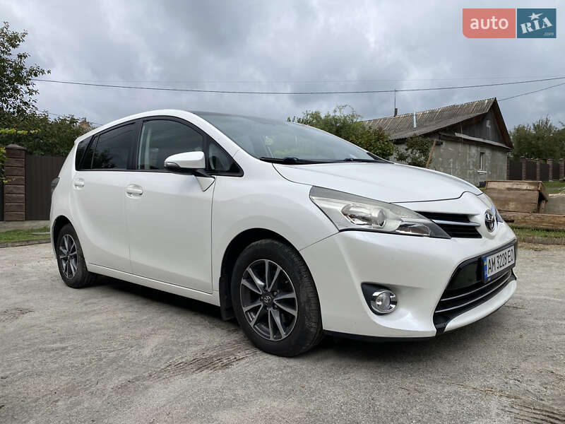 2015 toyota verso