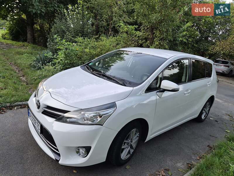 2015 toyota verso