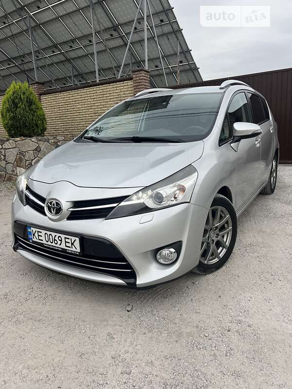 2014 toyota verso