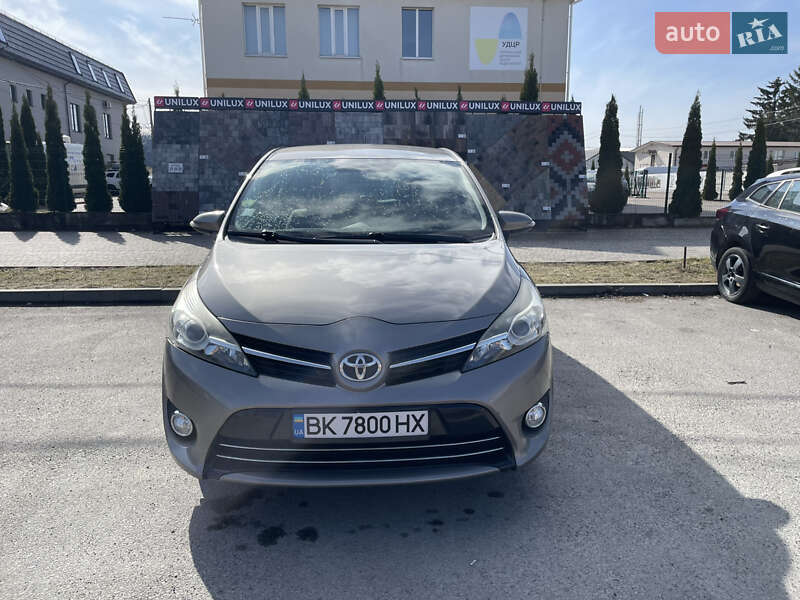 2014 toyota verso