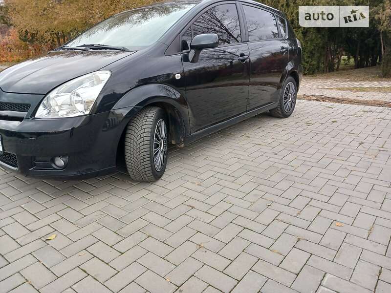2005 toyota corolla verso