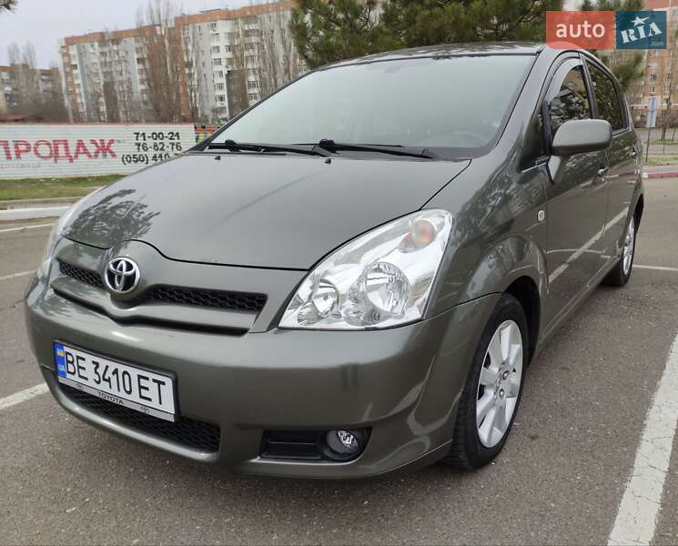 2006 toyota corolla verso
