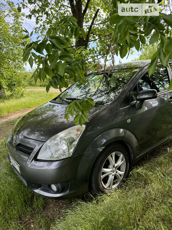 2008 toyota corolla verso