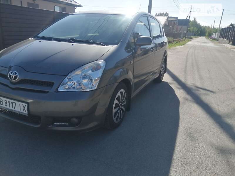 2006 toyota corolla verso