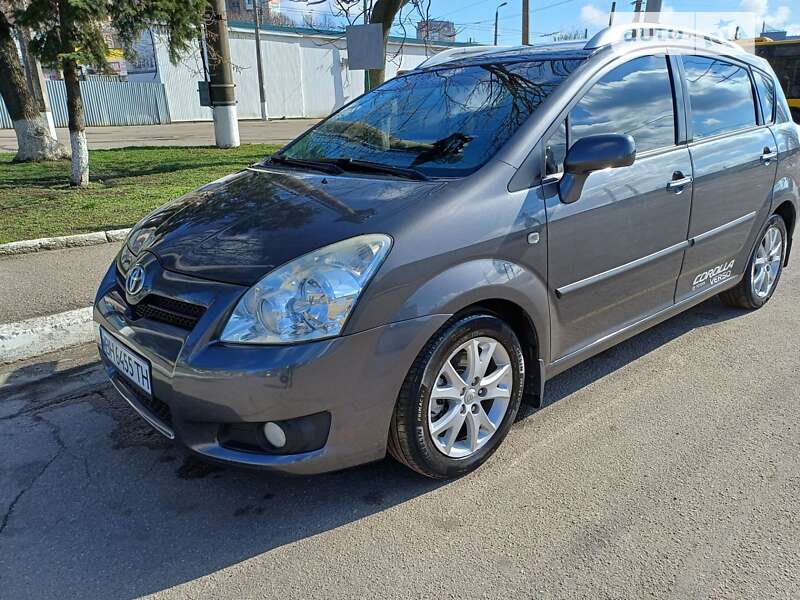 2008 toyota corolla verso