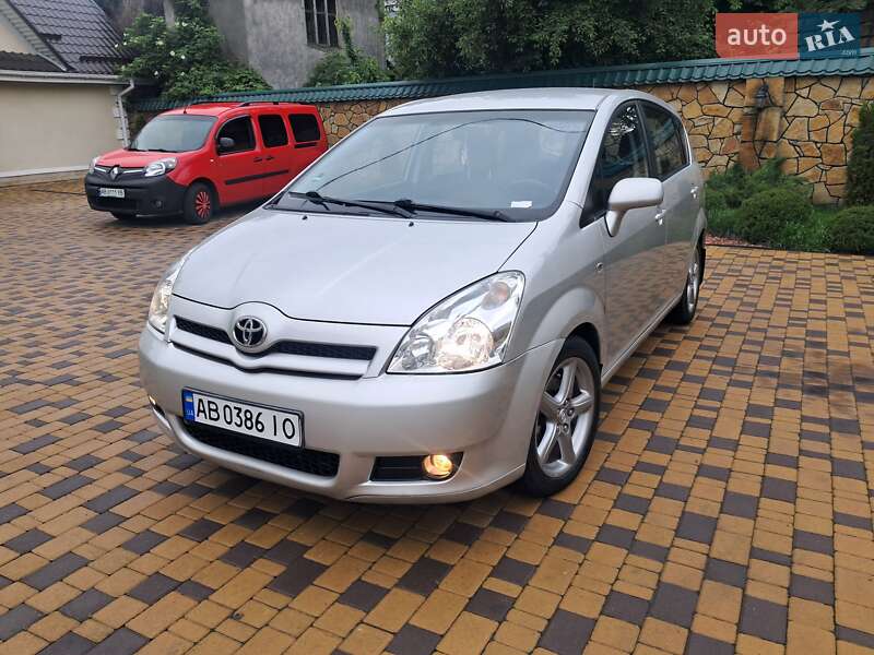 2006 toyota corolla verso