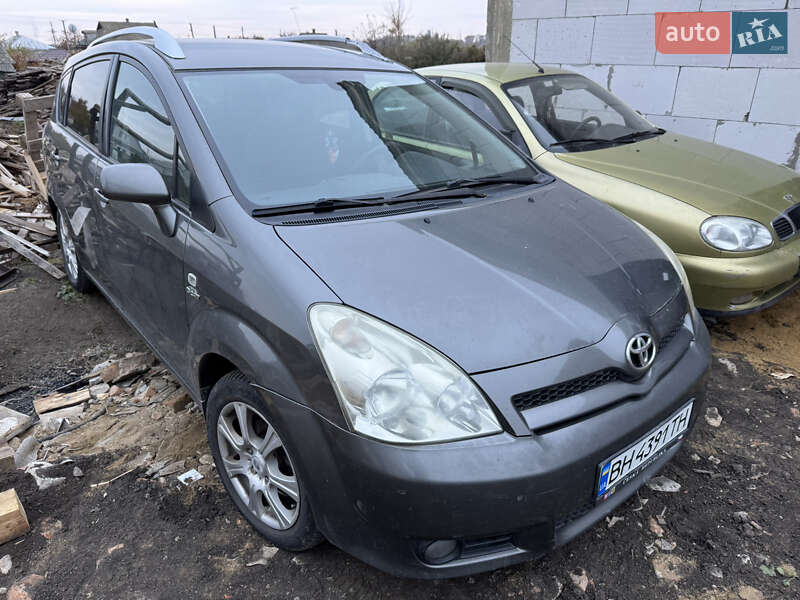 2005 toyota corolla verso