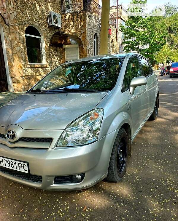 2006 toyota corolla verso