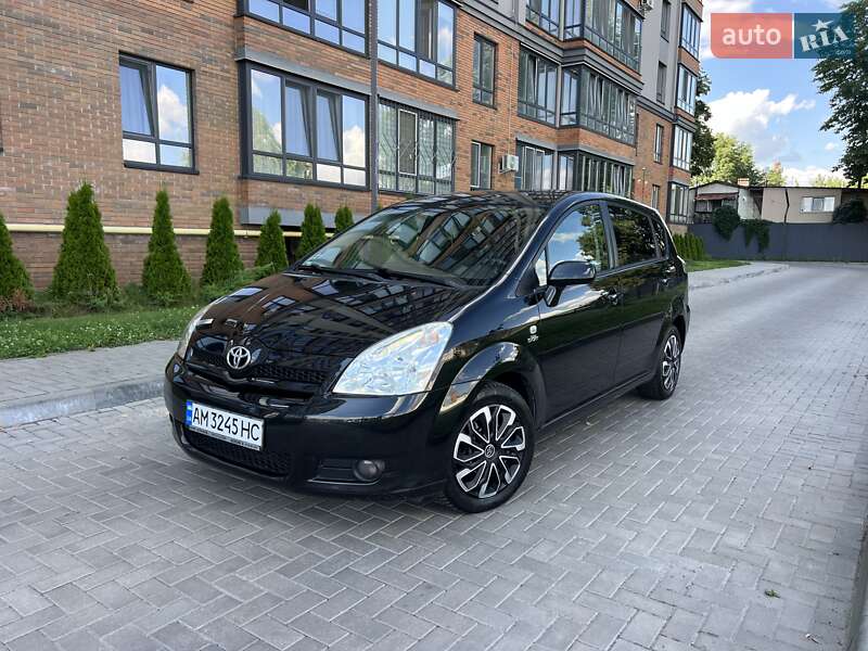 2006 toyota corolla verso