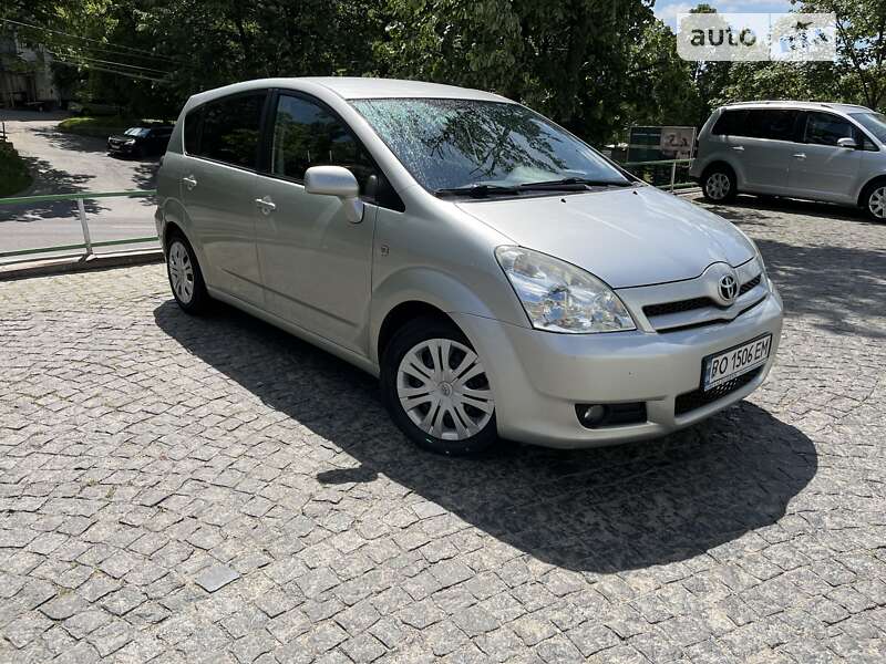 2007 toyota corolla verso