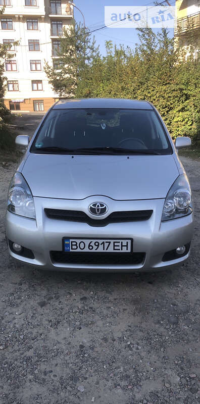 2008 toyota corolla verso