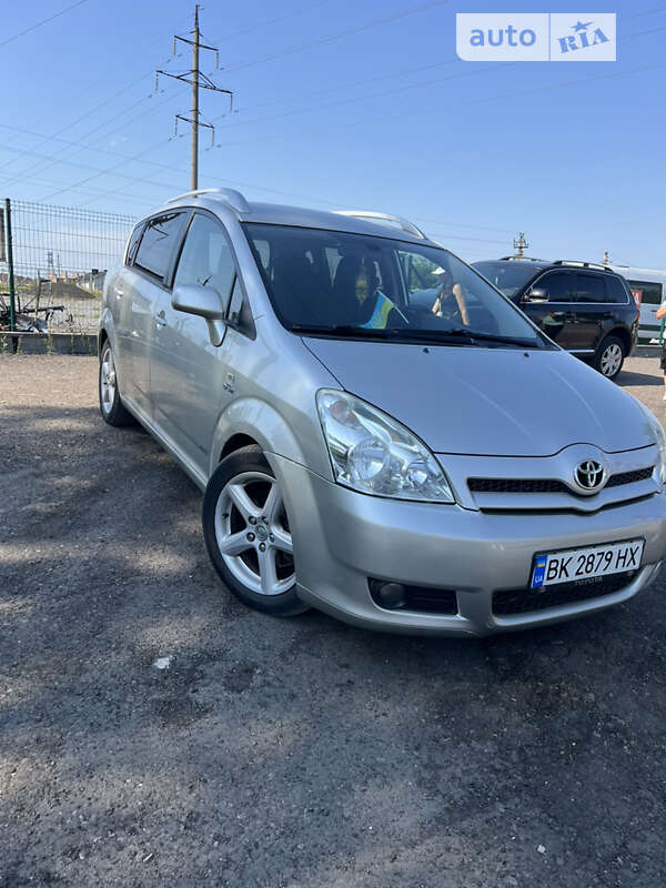 2007 toyota corolla verso
