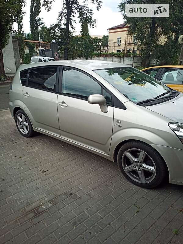 2005 toyota corolla