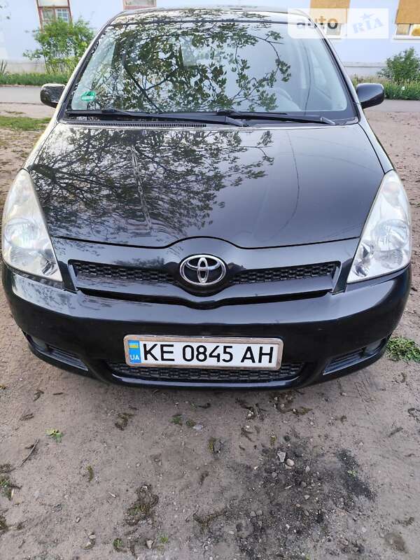 2006 toyota corolla verso