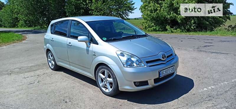 2005 toyota corolla verso