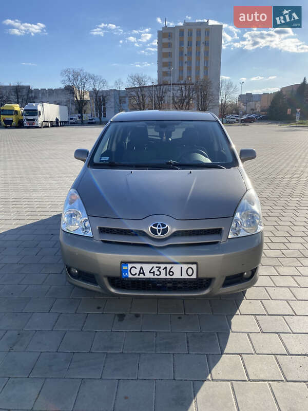 2006 toyota corolla verso