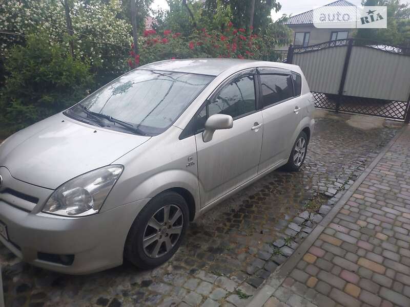2006 toyota corolla verso
