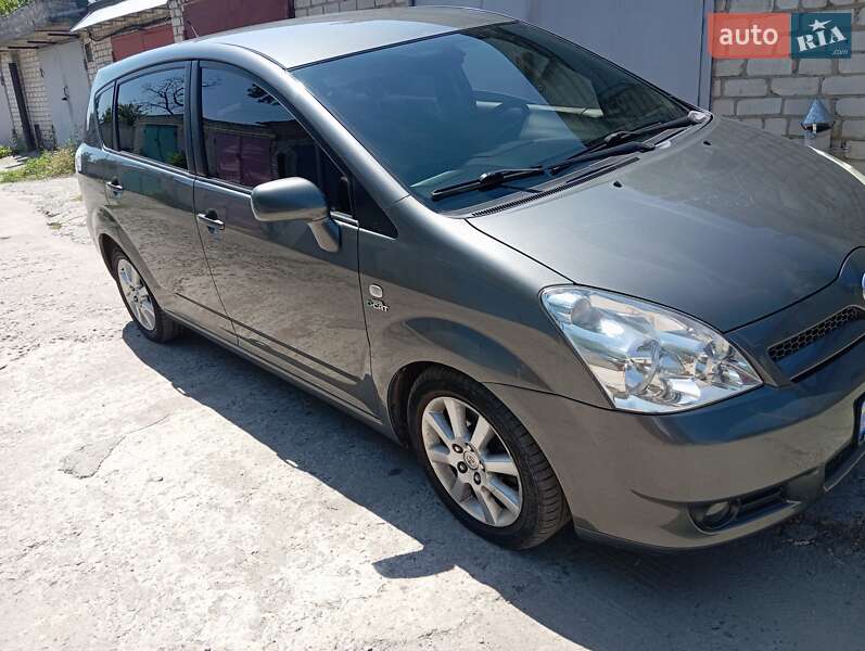 2006 toyota corolla verso