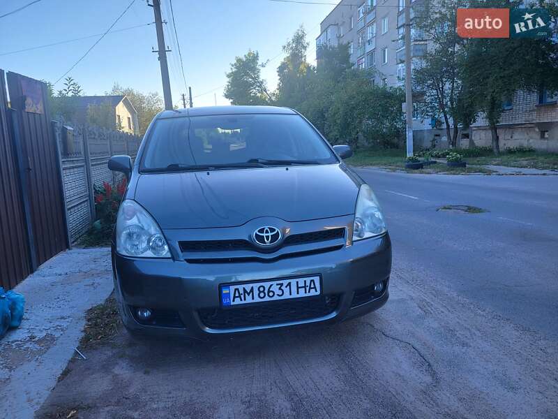 2006 toyota corolla verso