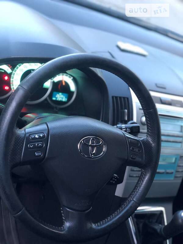 2007 toyota corolla verso