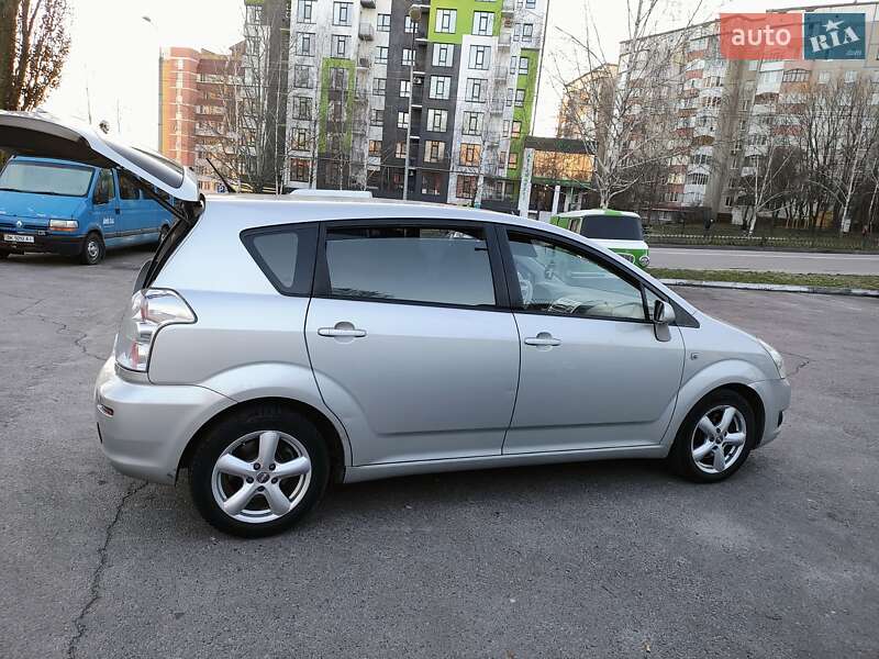 2007 toyota corolla verso