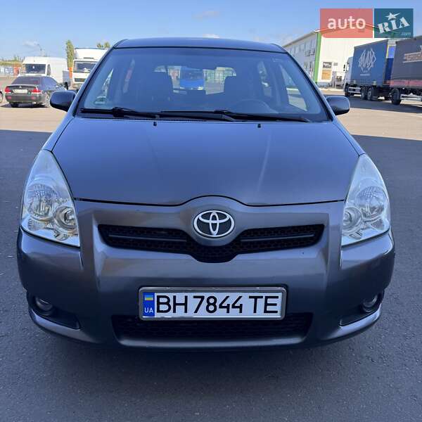 2008 toyota corolla verso