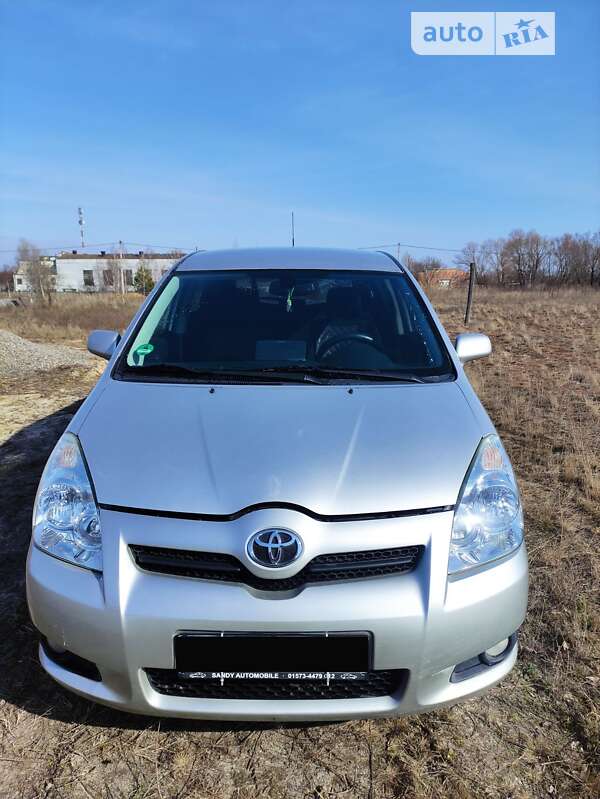 2008 toyota corolla verso