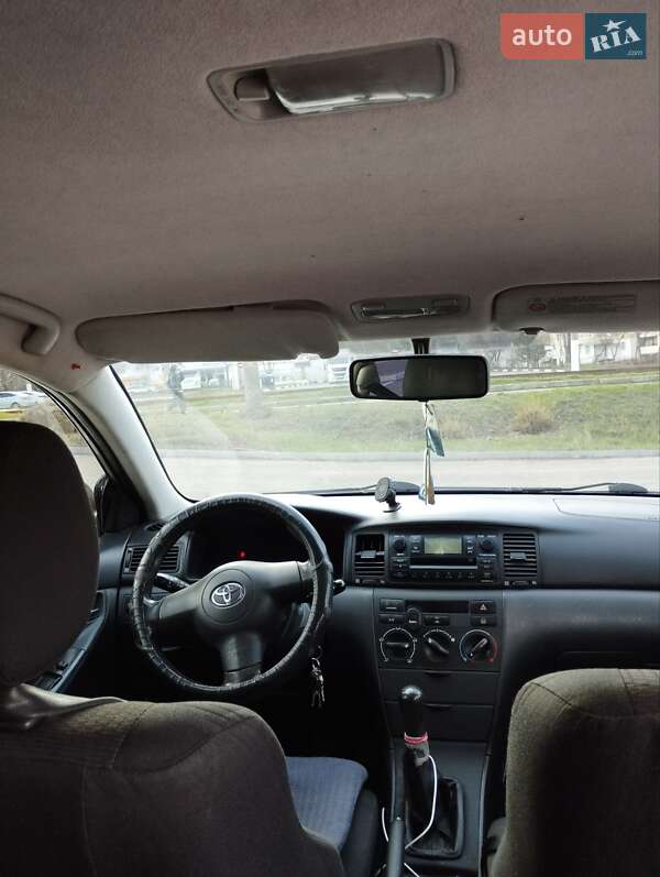 2005 toyota corolla