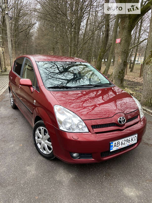 2005 toyota corolla verso