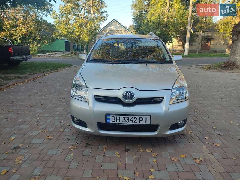 2008 toyota corolla verso