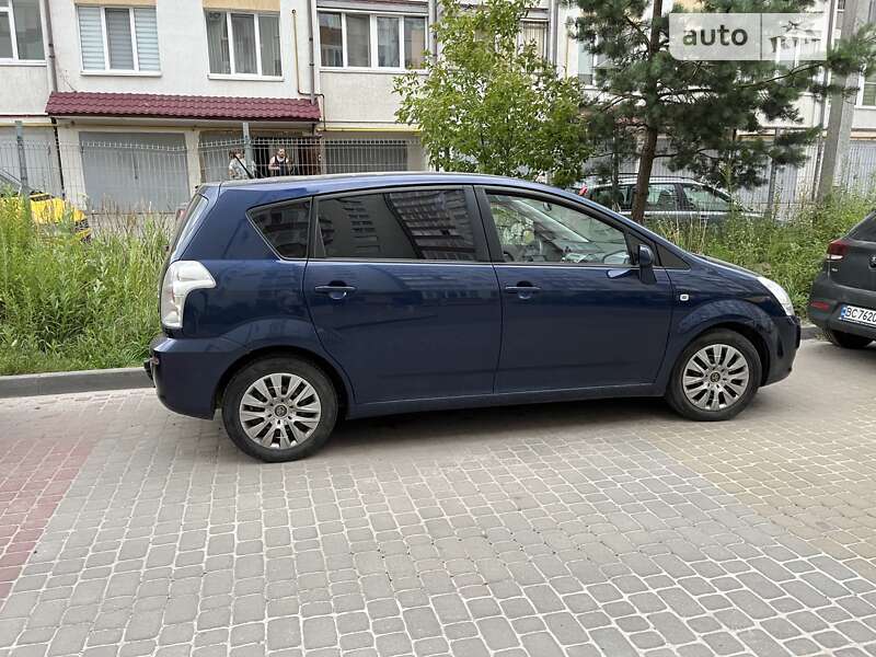 2006 toyota corolla verso