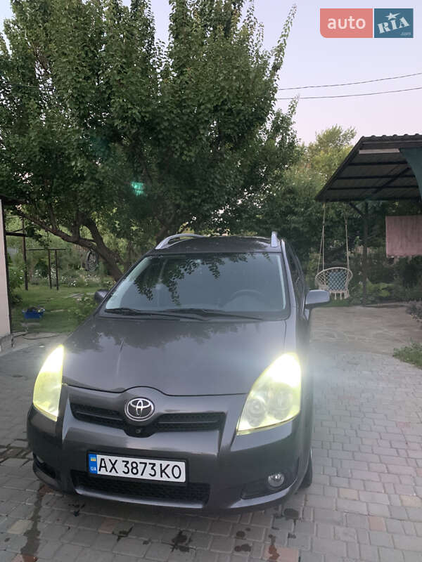 2008 toyota corolla verso
