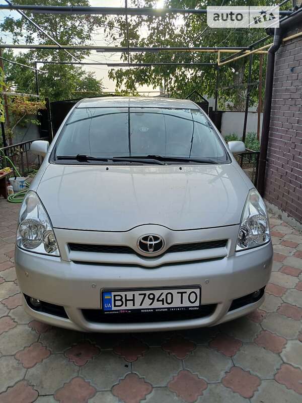 2006 toyota corolla verso