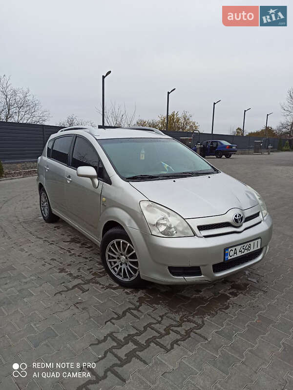 2005 toyota corolla verso