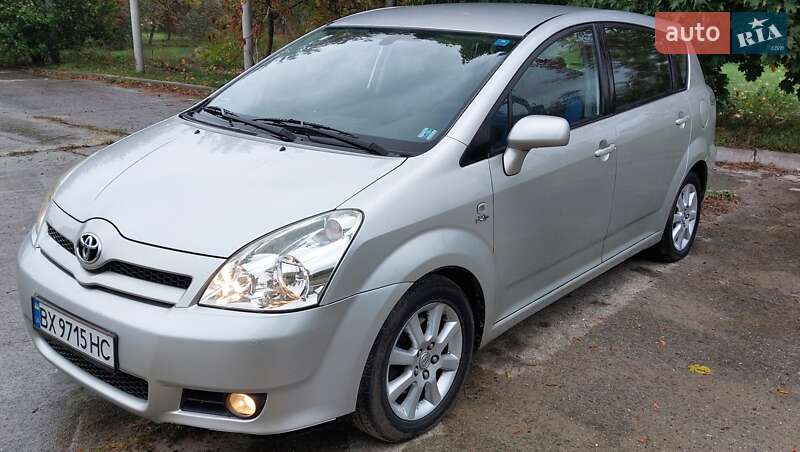 2005 toyota corolla verso