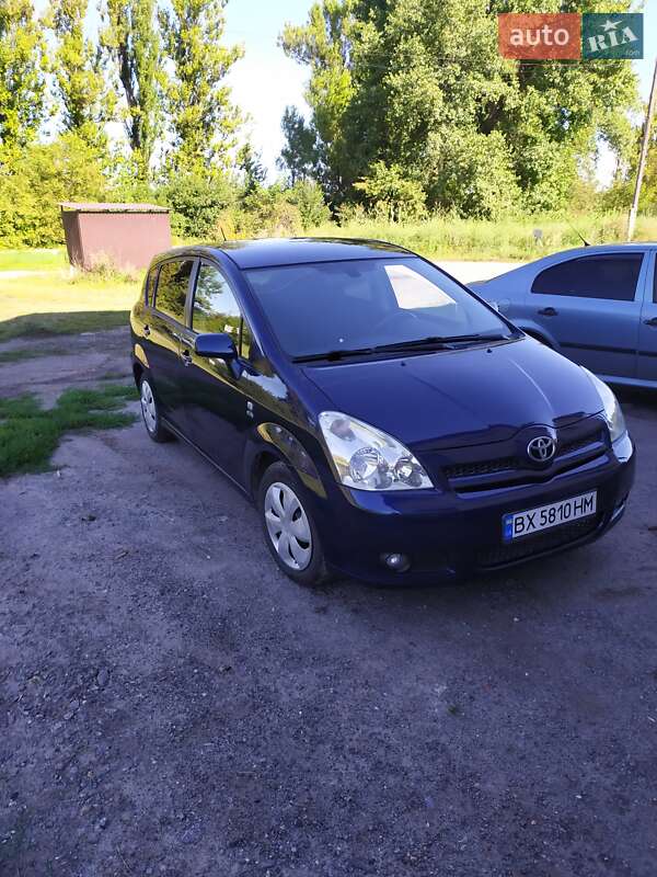 2005 toyota corolla verso
