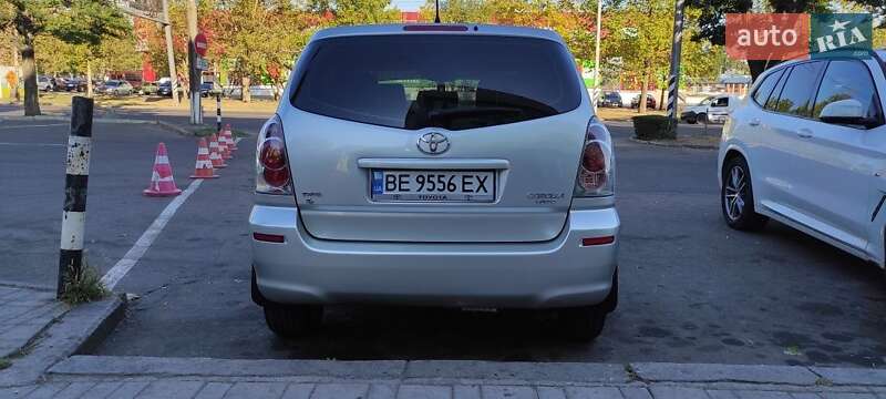 2005 toyota corolla verso
