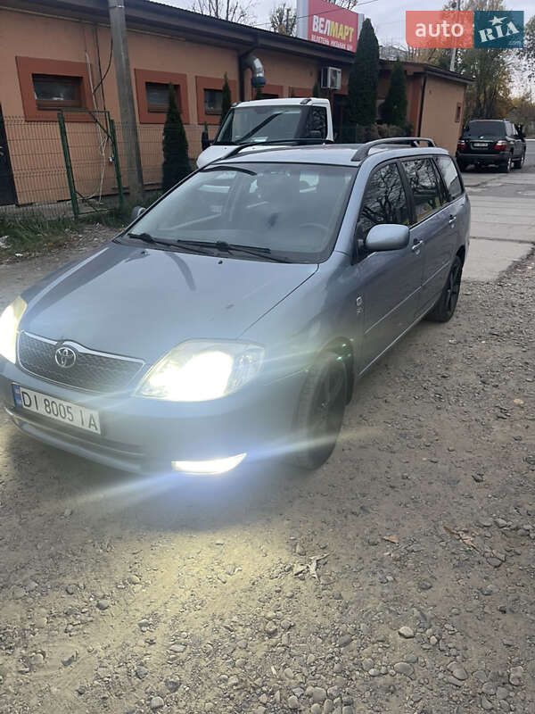 2004 toyota corolla