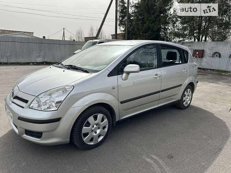 2006 toyota corolla verso