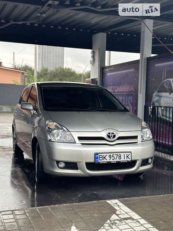 2005 toyota corolla