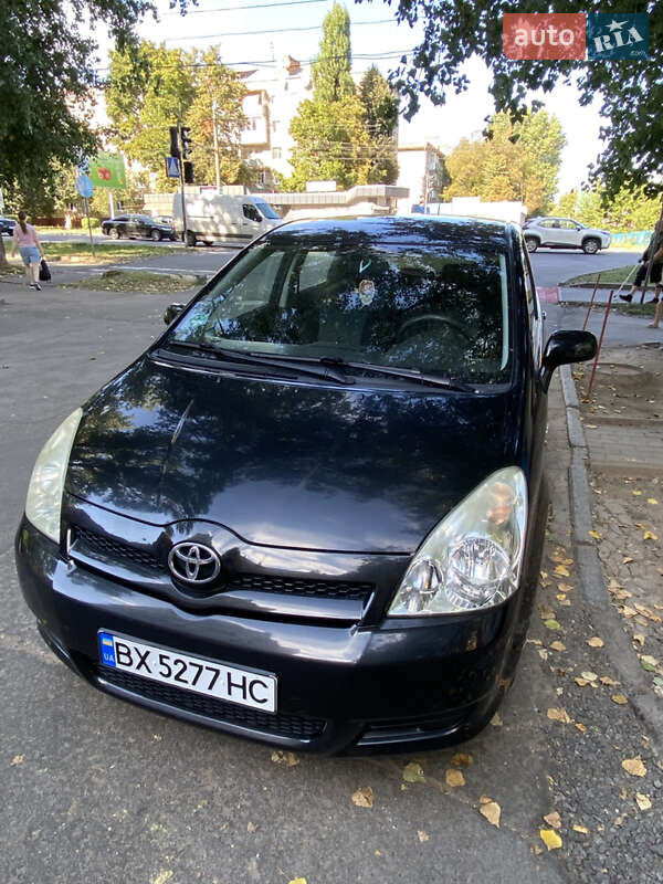 2005 toyota corolla verso