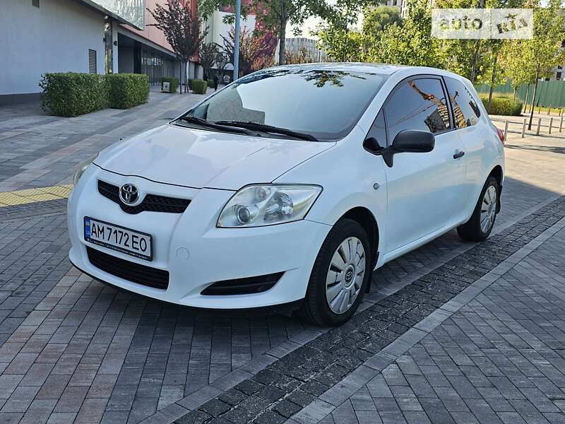 2009 toyota auris