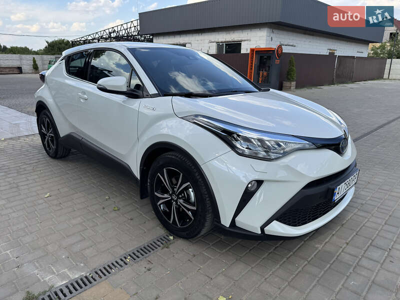 2021 toyota c-hr hybrid