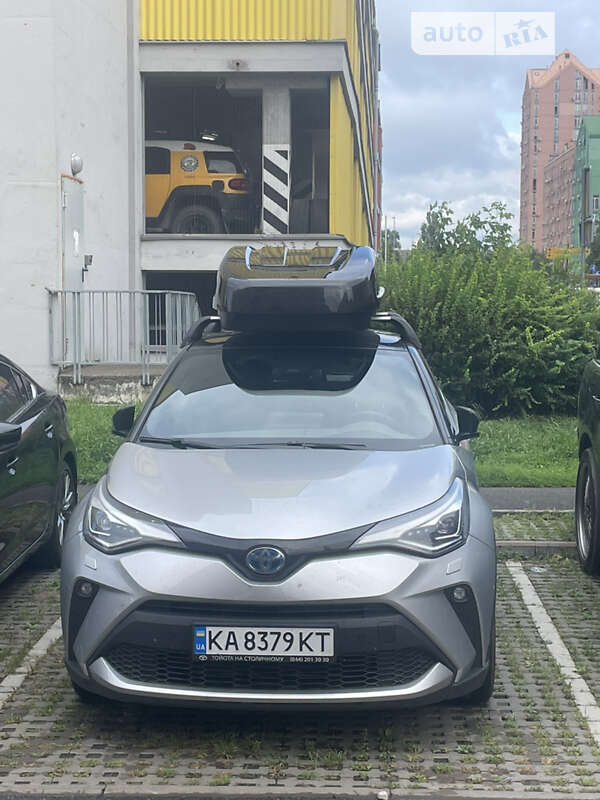 2022 toyota c-hr hybrid