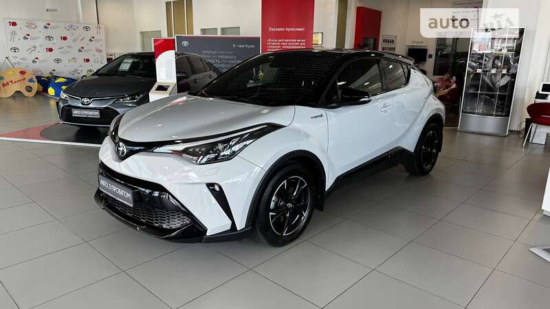 2021 toyota c-hr hybrid