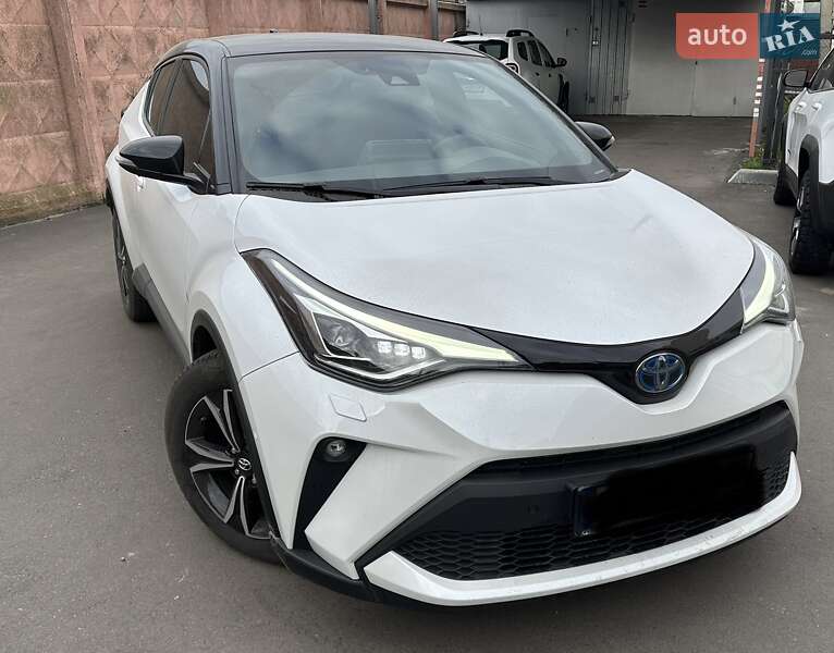 2022 toyota c-hr hybrid