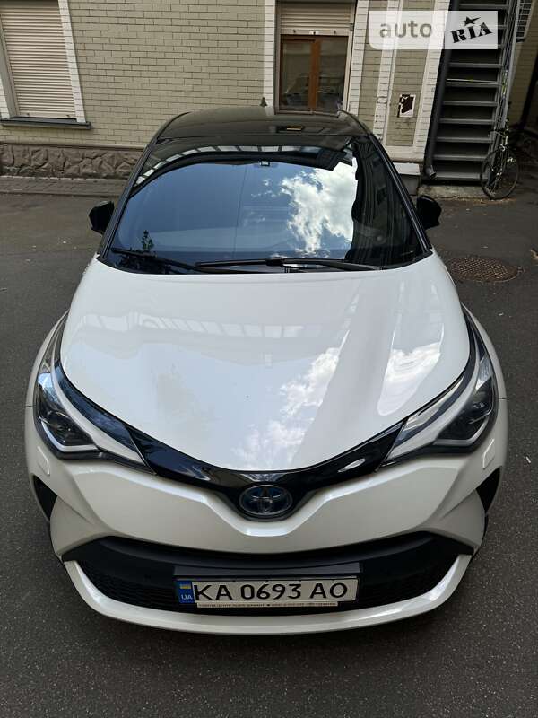 2020 toyota c-hr hybrid